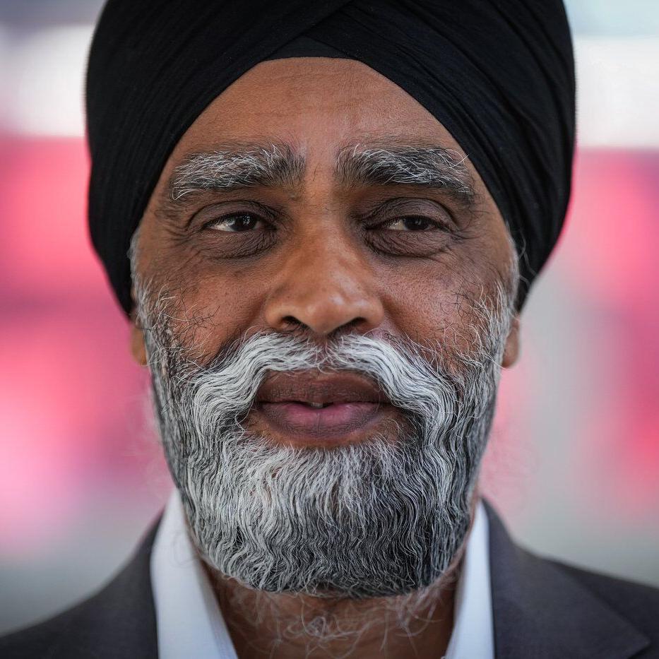 Minister defends decision to accept Taylor Swift tickets from B.C. Crown corporation